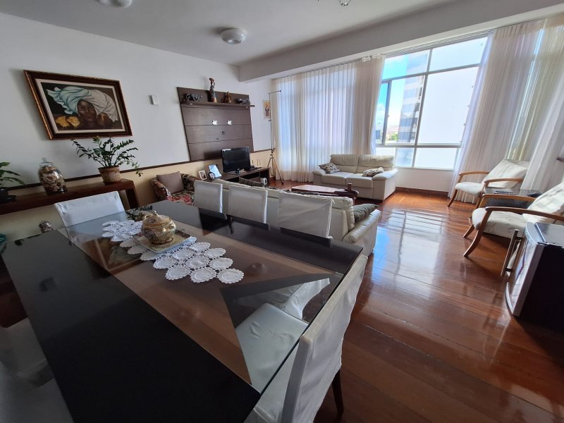 APARTAMENTO 4 QUARTOS SUITE NASCENTE VAGAS PARA ATÉ 6 CARROS ACADEMIA QUADRA À VENDA GRAÇA Rua Conde Filho Salvador - 