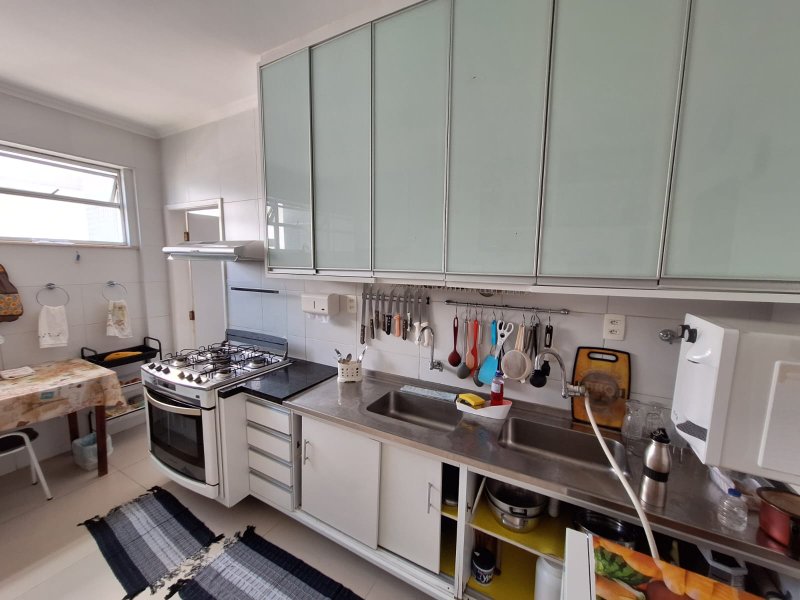 APARTAMENTO 4 QUARTOS SUITE NASCENTE VAGAS PARA ATÉ 6 CARROS ACADEMIA QUADRA À VENDA GRAÇA Rua Conde Filho Salvador - 