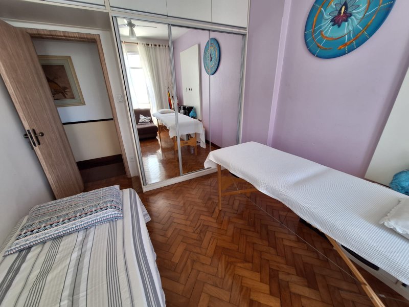 APARTAMENTO 4 QUARTOS SUITE NASCENTE VAGAS PARA ATÉ 6 CARROS ACADEMIA QUADRA À VENDA GRAÇA Rua Conde Filho Salvador - 