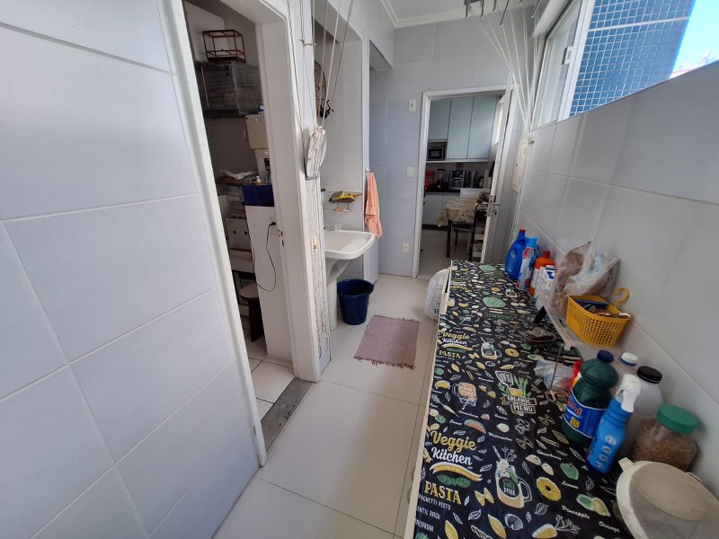 APARTAMENTO 4 QUARTOS SUITE NASCENTE VAGAS PARA ATÉ 6 CARROS ACADEMIA QUADRA À VENDA GRAÇA Rua Conde Filho Salvador - 