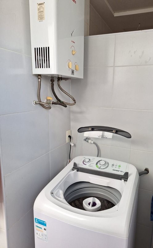APARTAMENTO 4 QUARTOS SUITE NASCENTE VAGAS PARA ATÉ 6 CARROS ACADEMIA QUADRA À VENDA GRAÇA Rua Conde Filho Salvador - 