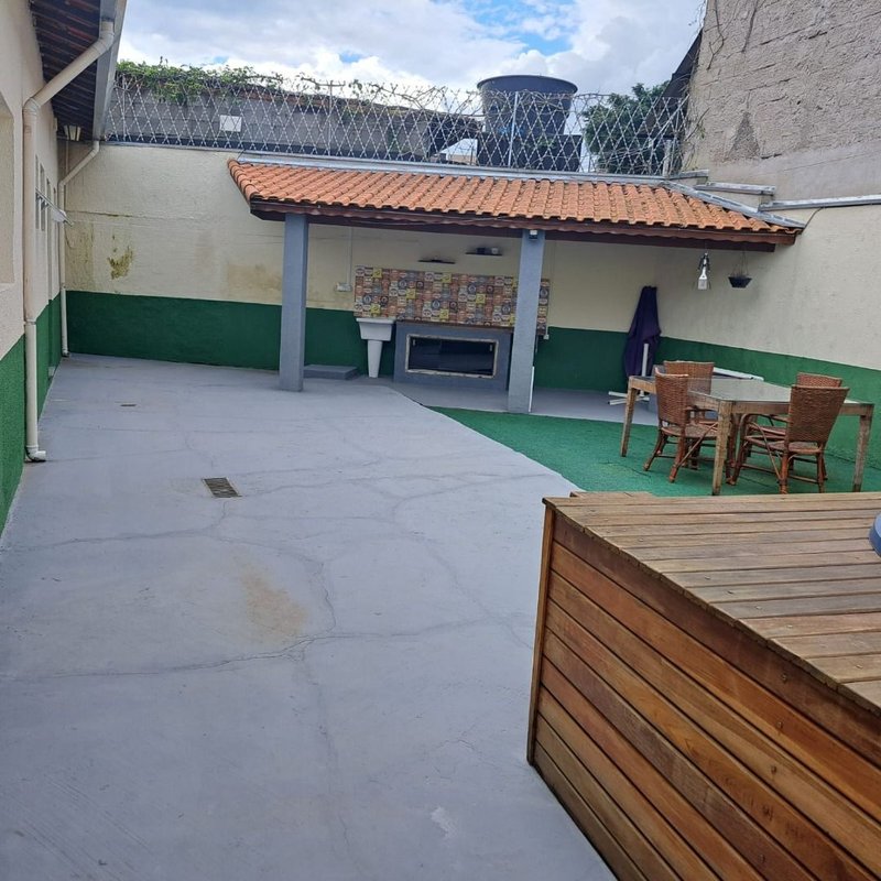 Casa térrea no Centro sendo 02 casas no mesmo terreno mais edícula - Mogi das Cruzes - 