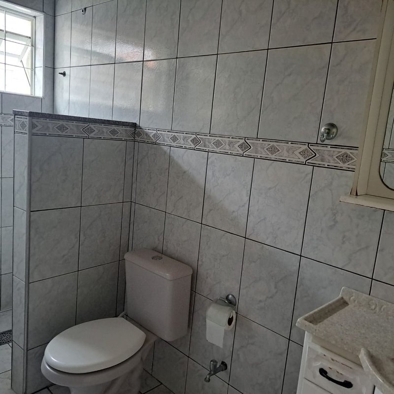 Casa térrea no Centro sendo 02 casas no mesmo terreno mais edícula - Mogi das Cruzes - 
