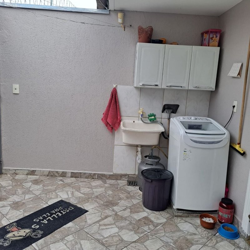 Casa térrea no Centro sendo 02 casas no mesmo terreno mais edícula - Mogi das Cruzes - 