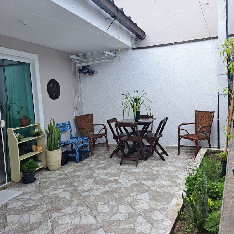 Casa térrea no Centro sendo 02 casas no mesmo terreno mais edícula - Mogi das Cruzes - 