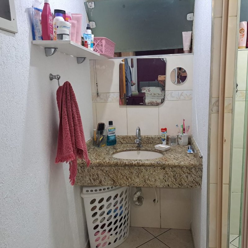 Casa térrea no Centro sendo 02 casas no mesmo terreno mais edícula - Mogi das Cruzes - 