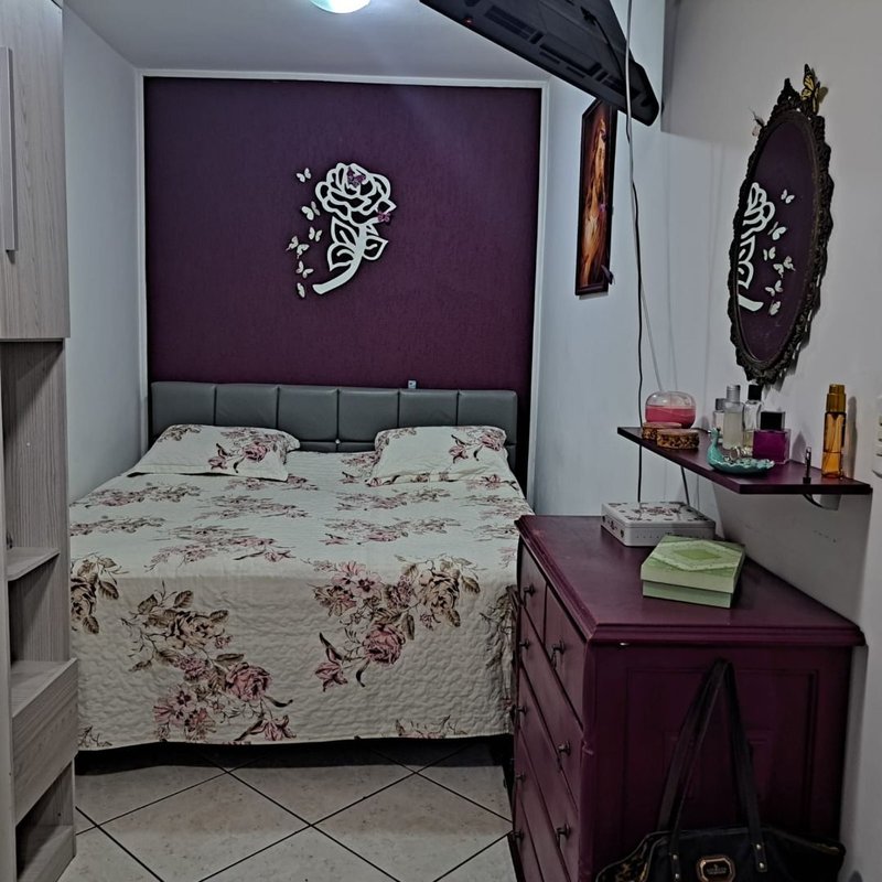 Casa térrea no Centro sendo 02 casas no mesmo terreno mais edícula - Mogi das Cruzes - 