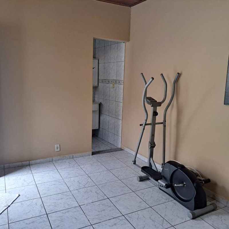 Casa térrea no Centro sendo 02 casas no mesmo terreno mais edícula - Mogi das Cruzes - 