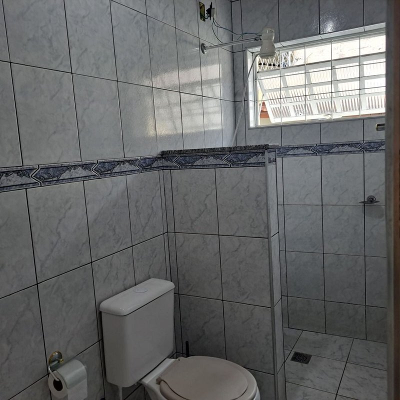 Casa térrea no Centro sendo 02 casas no mesmo terreno mais edícula - Mogi das Cruzes - 
