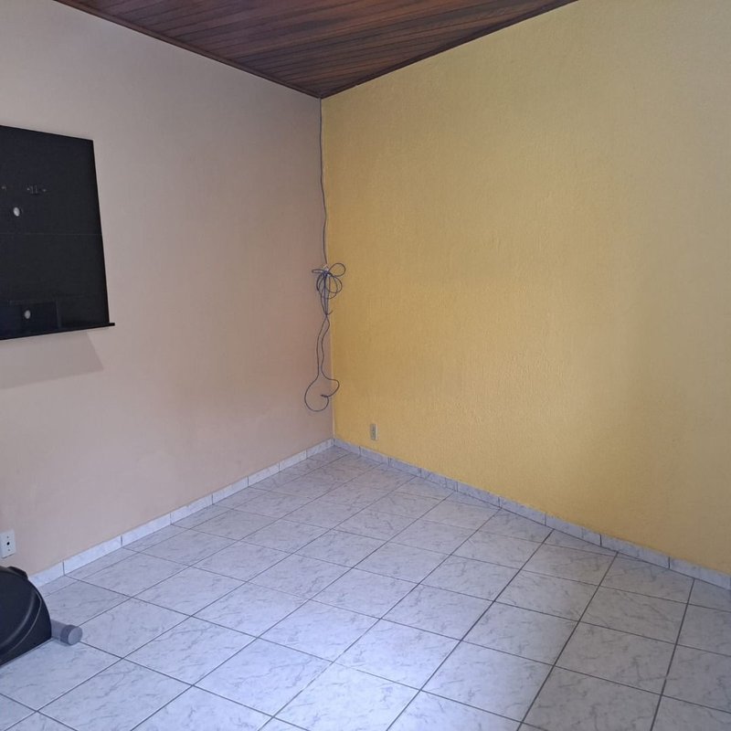 Casa térrea no Centro sendo 02 casas no mesmo terreno mais edícula - Mogi das Cruzes - 