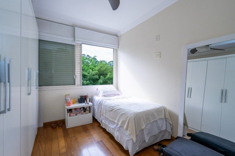 Apartamento a venda - Vila Suzana - 1 suíte 185m² Crítios São Paulo - 
