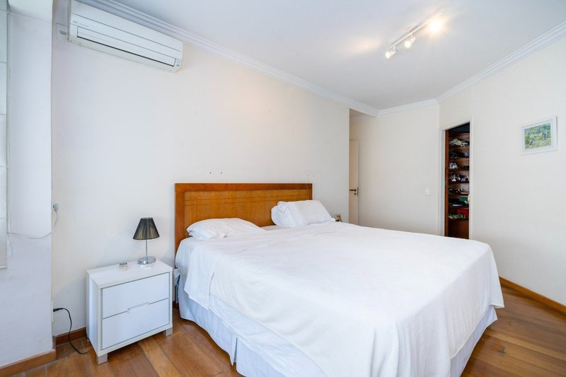 Apartamento a venda - Vila Suzana - 1 suíte 185m² Crítios São Paulo - 