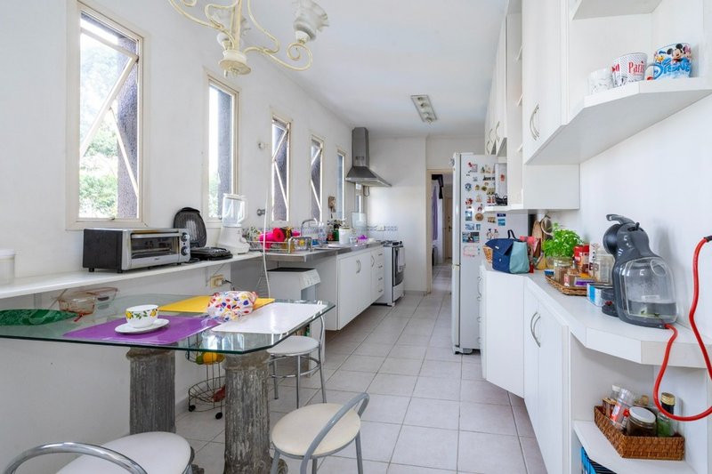 Apartamento a venda - Vila Suzana - 1 suíte 185m² Crítios São Paulo - 