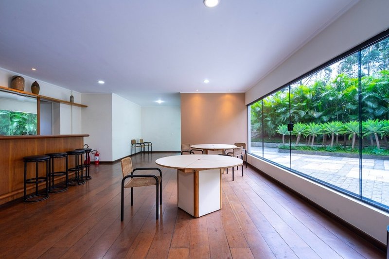 Apartamento a venda - Vila Suzana - 1 suíte 185m² Crítios São Paulo - 