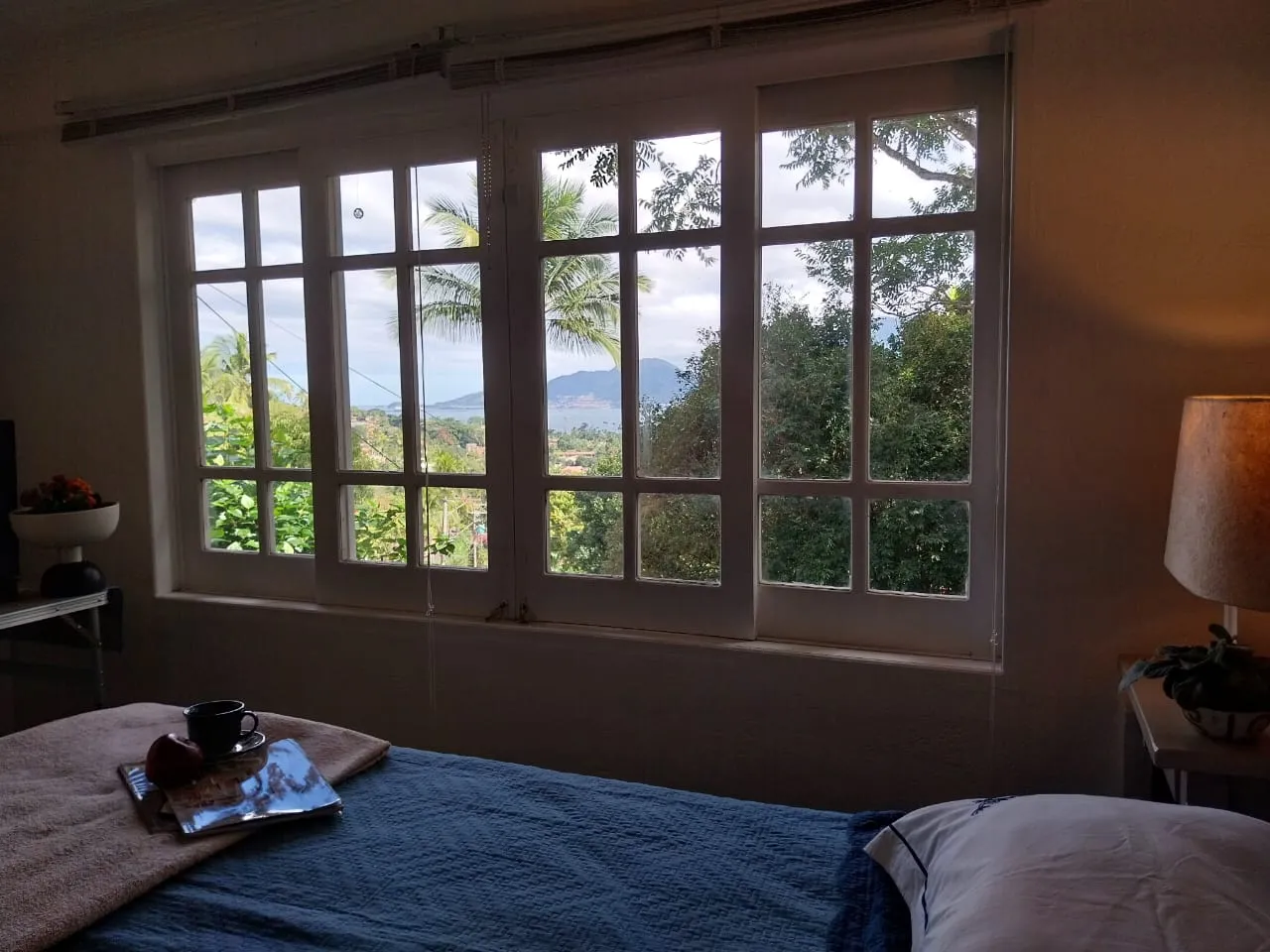 VENDE-SE LINDA CASA - 3 SU&Iacute;TES E 2 CHAL&Eacute;S COMPLETOS - SANTA TEREZA - ILHABELA Rua Antonio de Carvalho Ilhabela - 