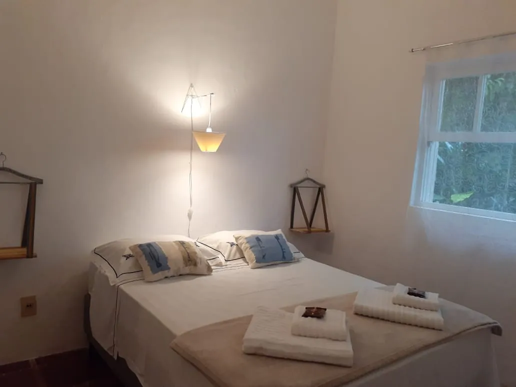 VENDE-SE LINDA CASA - 3 SU&Iacute;TES E 2 CHAL&Eacute;S COMPLETOS - SANTA TEREZA - ILHABELA Rua Antonio de Carvalho Ilhabela - 
