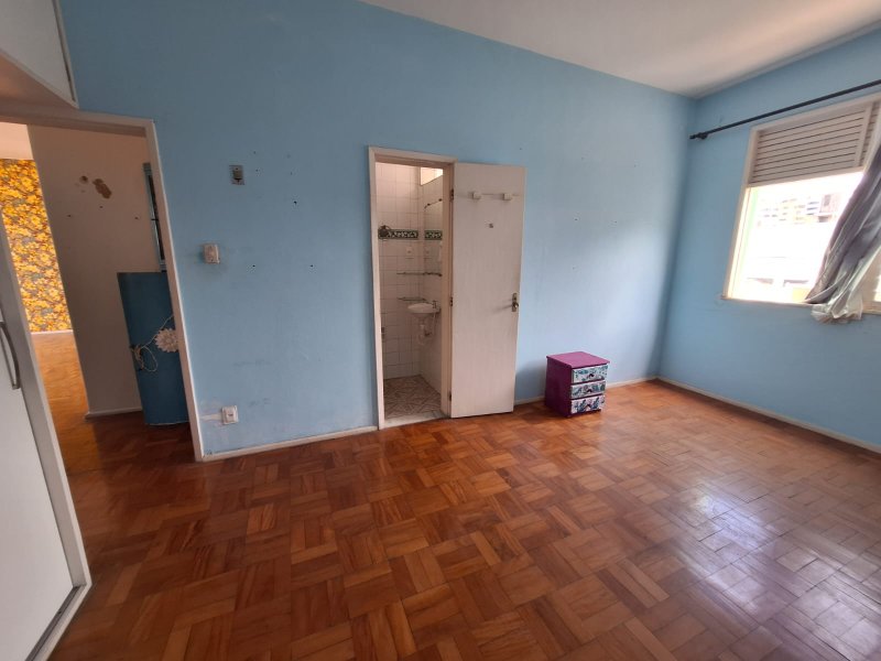 APARTAMENTO 2 SUÍTES VARANDA NASCENTE DEPENDÊNCIA GARAGEM À VENDA NO RIO VERMELHO!! Rua Conselheiro Pedro Luiz Salvador - 