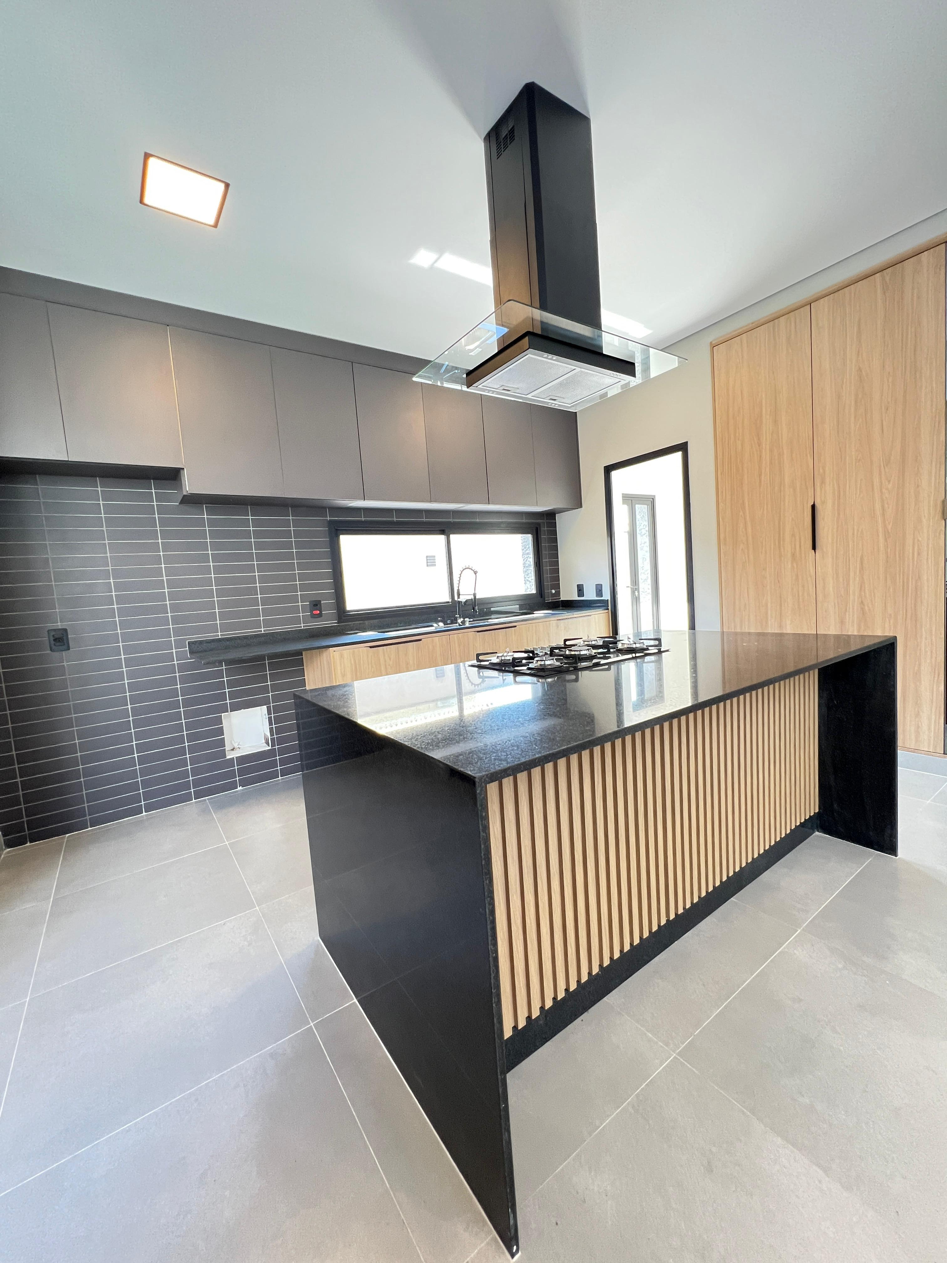 Casa com 4 dormit&oacute;rios &agrave; venda,285 m&sup2; - Condom&iacute;nio Mont Blanc - Sorocaba - SP Rua Antônio Annunciato Sorocaba - 