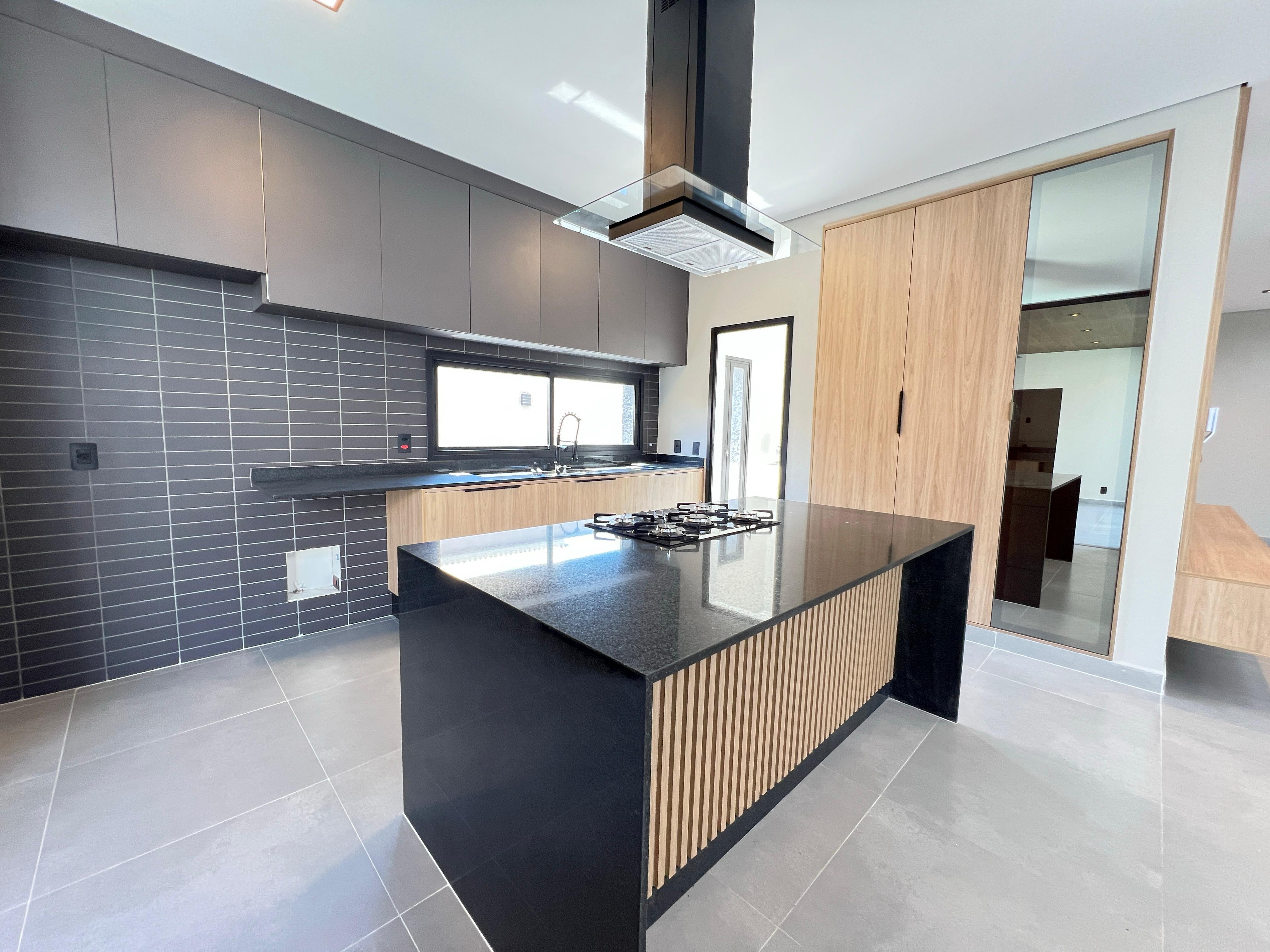 Casa com 4 dormit&oacute;rios &agrave; venda,285 m&sup2; - Condom&iacute;nio Mont Blanc - Sorocaba - SP Rua Antônio Annunciato Sorocaba - 