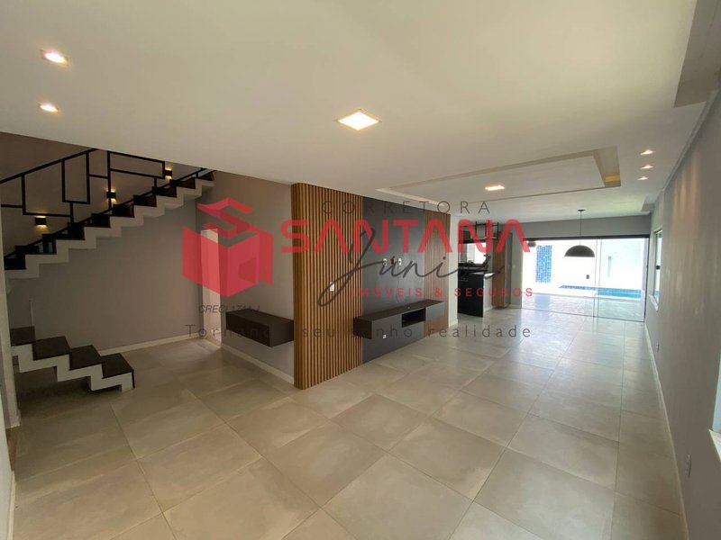Casa nascente para locação e venda no Hortoville (INDISPONÍVEL) Rua Sucupió Camaçari - 