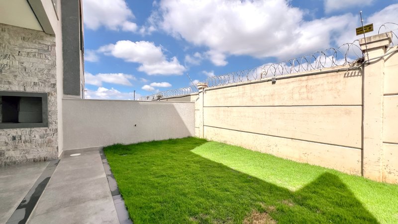 R$ 1.260.000 - BELLA VITA - LINDA CASA EM CONDOMÍNIO - 173M2 - 3 DORM - LAREIRA - PÁTIO Rua Antônio Avelino Varela Cachoeirinha - 