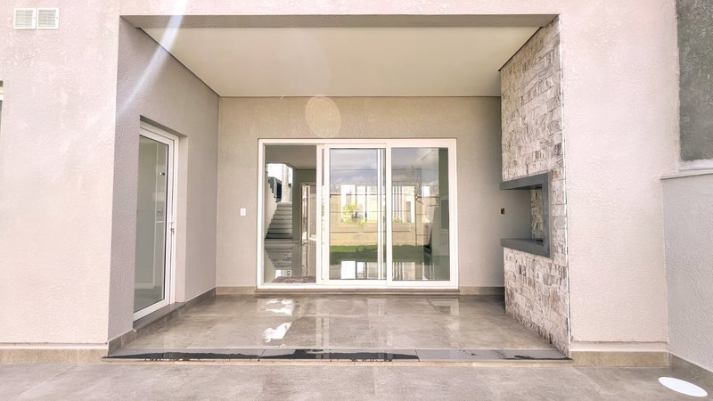 R$ 1.260.000 - BELLA VITA - LINDA CASA EM CONDOMÍNIO - 173M2 - 3 DORM - LAREIRA - PÁTIO Rua Antônio Avelino Varela Cachoeirinha - 