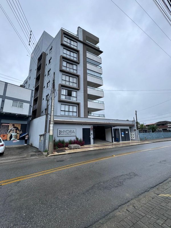 APARTAMENTO COM 1 SUÍTE MAIS 2 DORMITÓRIOS NA ÁGUAS CLARAS - Brusque - 
