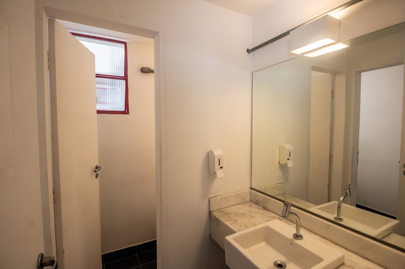 ALUGA-SE LAJE COMERCIAL 230M2 - JARDIM PAULISTA - IDEAL PARA IMPRESSIONAR O SEU CLIENTE!! Avenida Nove de Julho São Paulo - 