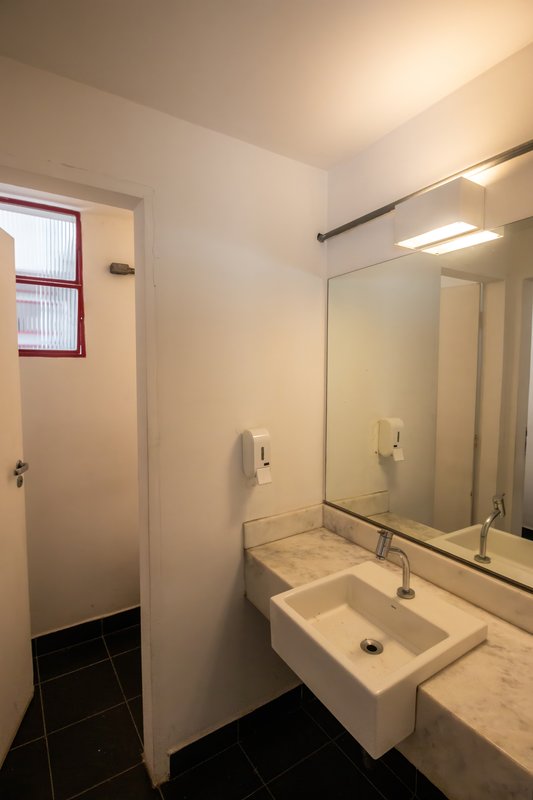 ALUGA-SE LAJE COMERCIAL 230M2 - JARDIM PAULISTA - IDEAL PARA IMPRESSIONAR O SEU CLIENTE!! Avenida Nove de Julho São Paulo - 