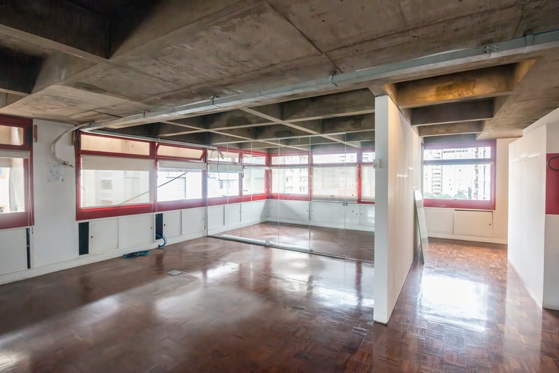 ALUGA-SE LAJE COMERCIAL 230M2 - JARDIM PAULISTA - IDEAL PARA IMPRESSIONAR O SEU CLIENTE!! Avenida Nove de Julho São Paulo - 