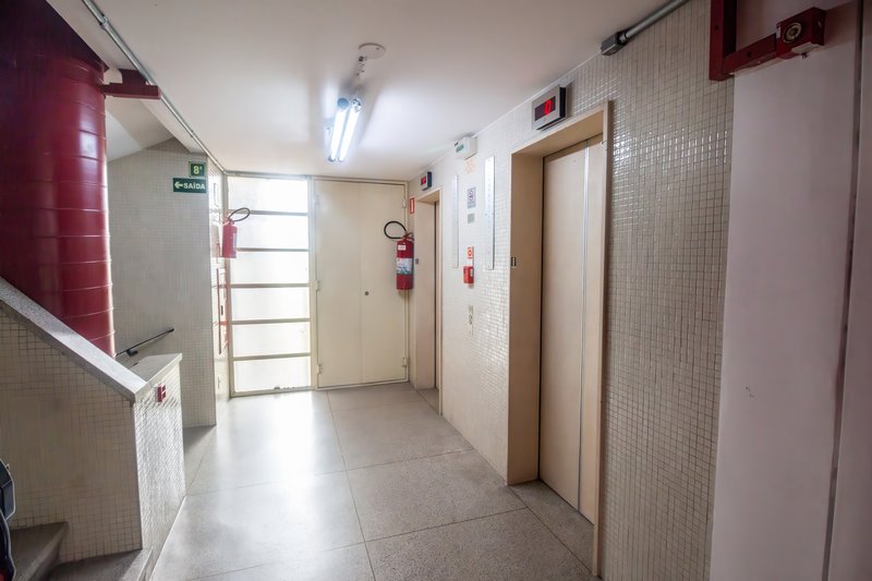 ALUGA-SE LAJE COMERCIAL 230M2 - JARDIM PAULISTA - IDEAL PARA IMPRESSIONAR O SEU CLIENTE!! Avenida Nove de Julho São Paulo - 