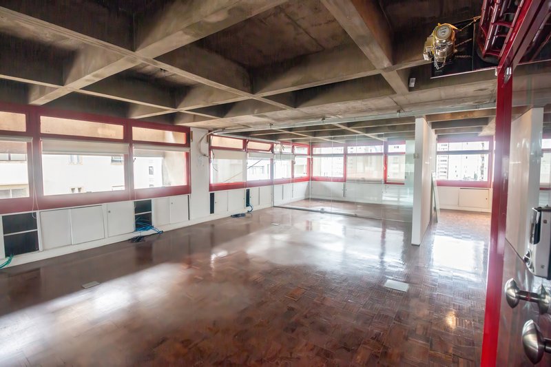 ALUGA-SE LAJE COMERCIAL 230M2 - JARDIM PAULISTA - IDEAL PARA IMPRESSIONAR O SEU CLIENTE!! Avenida Nove de Julho São Paulo - 