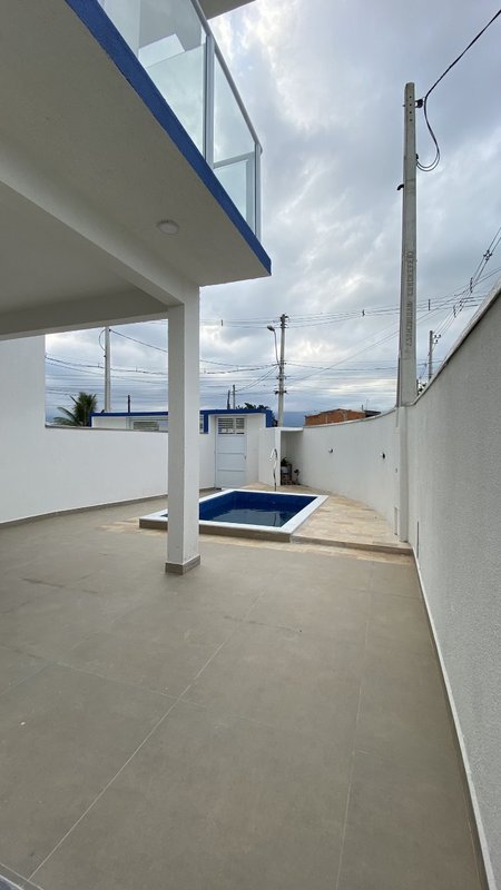 SOBRADO BEM LOCALIZADO - Caraguatatuba - 