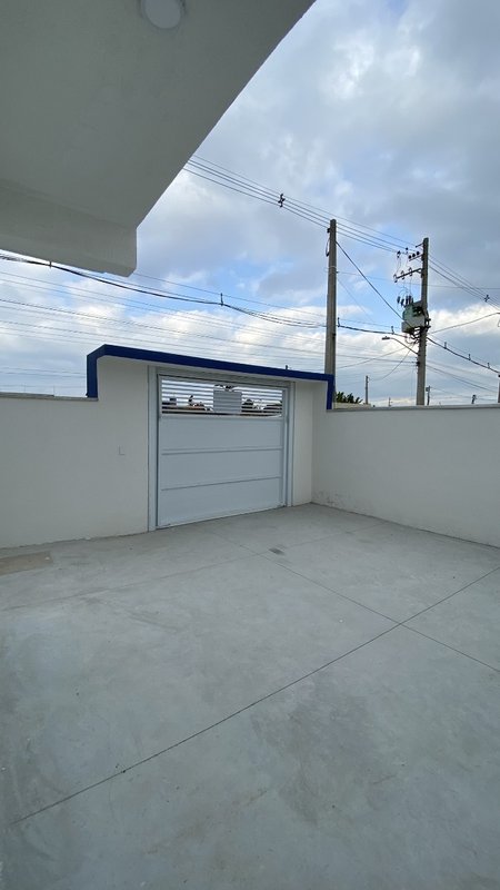 SOBRADO BEM LOCALIZADO - Caraguatatuba - 