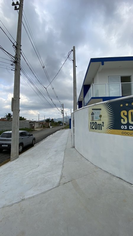 SOBRADO BEM LOCALIZADO - Caraguatatuba - 