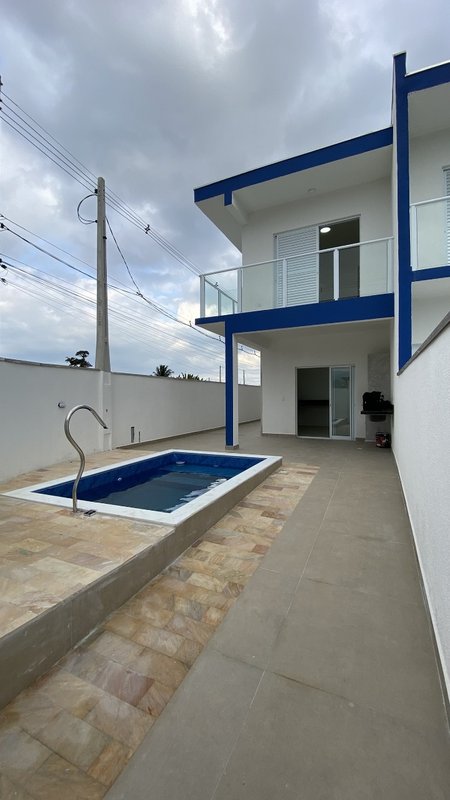 SOBRADO BEM LOCALIZADO - Caraguatatuba - 