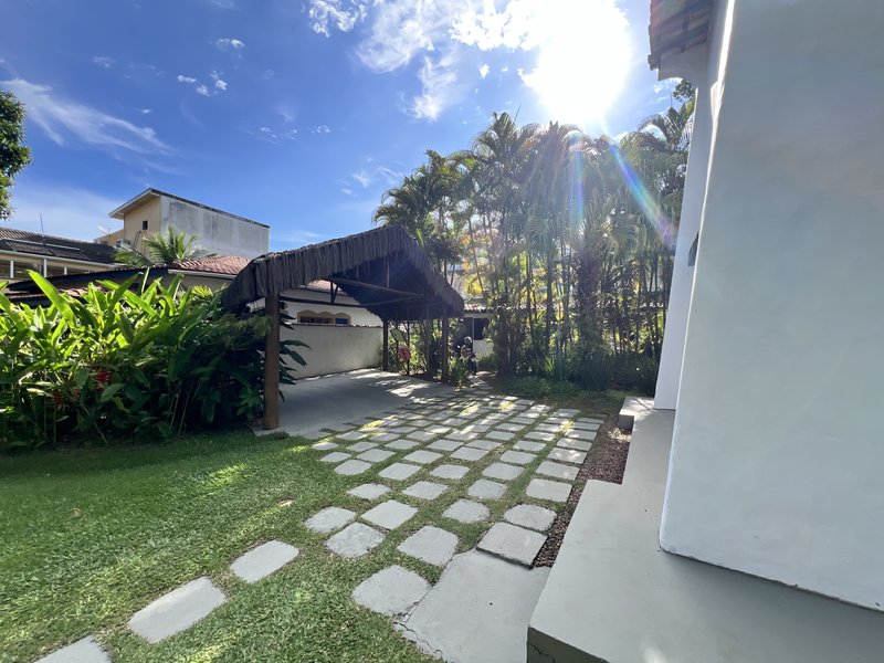 Casa Poucos Passos do Mar Arquitetura Mediterrânea na Praia de Juquehy - LOCAÇÃO ANUAL - São Sebastião - 