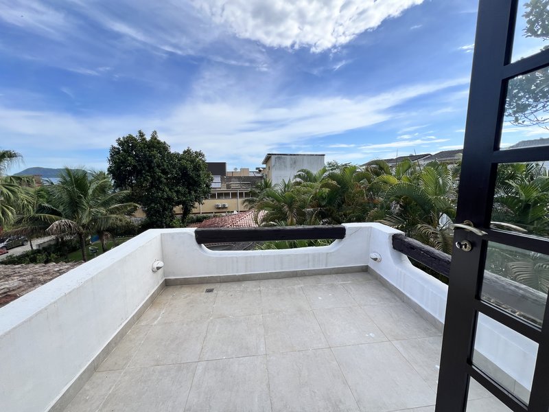 Casa Poucos Passos do Mar Arquitetura Mediterrânea na Praia de Juquehy - LOCAÇÃO ANUAL - São Sebastião - 
