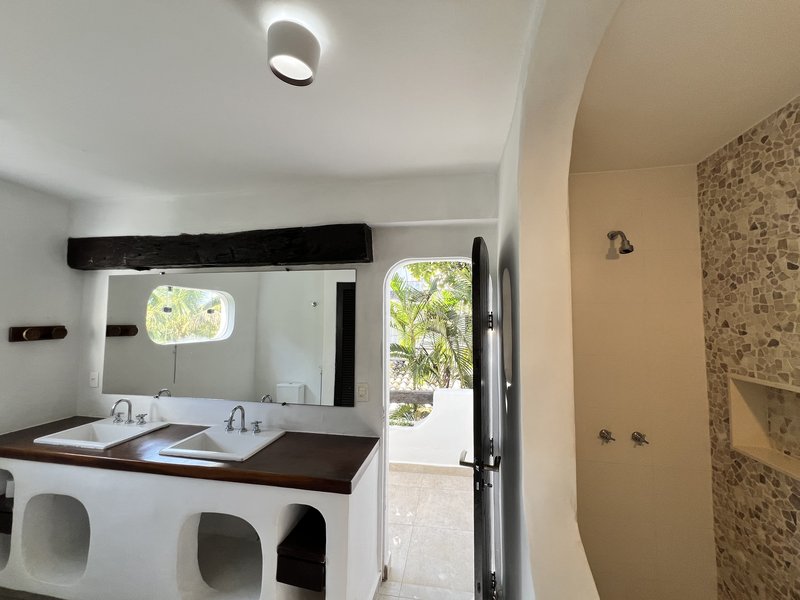 Casa Poucos Passos do Mar Arquitetura Mediterrânea na Praia de Juquehy - LOCAÇÃO ANUAL - São Sebastião - 