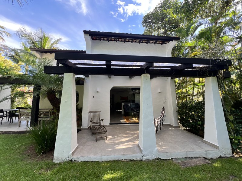 Casa Poucos Passos do Mar Arquitetura Mediterrânea na Praia de Juquehy - LOCAÇÃO ANUAL - São Sebastião - 