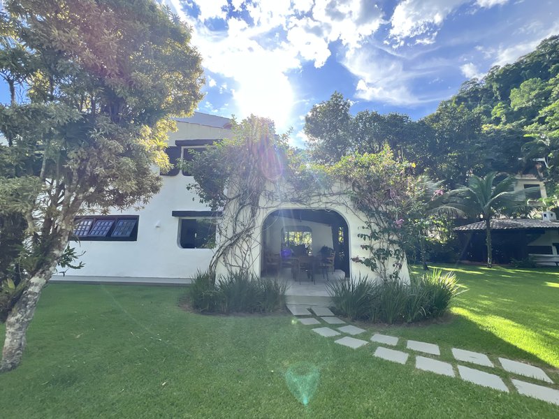 Casa Poucos Passos do Mar Arquitetura Mediterrânea na Praia de Juquehy - LOCAÇÃO ANUAL - São Sebastião - 