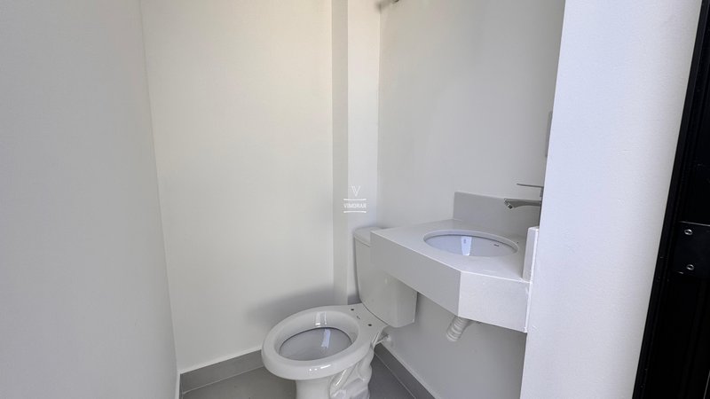 Sobrado 3 dormit&oacute;rios sendo 3 su&iacute;tes + 4 vagas de garagem  Guarulhos - 