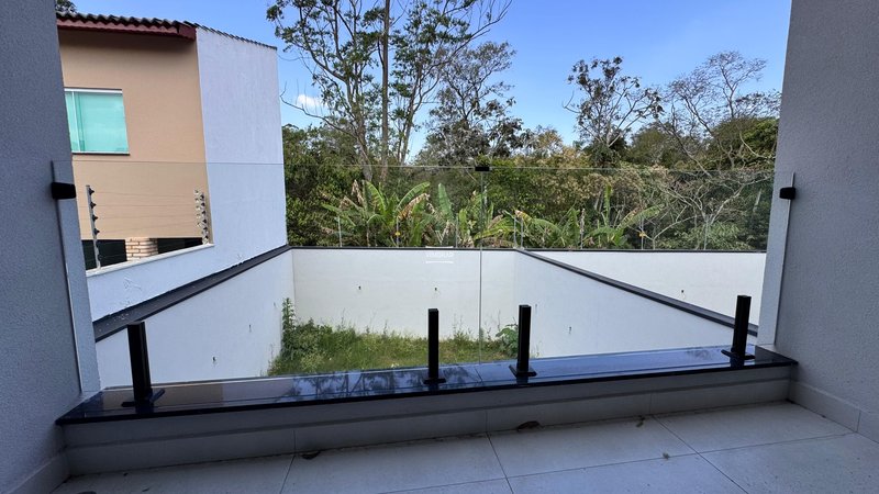 Sobrado 3 dormit&oacute;rios sendo 3 su&iacute;tes + 4 vagas de garagem  Guarulhos - 