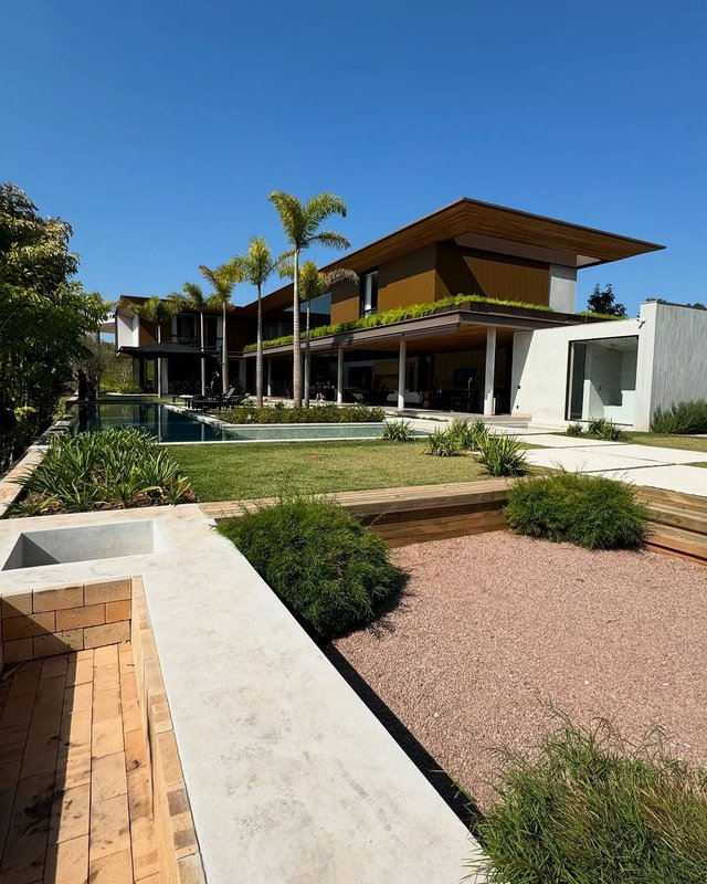 EXCLUSIVIDADE E SOFISTICAÇÃO NA FAZENDA DA GRAMA – 2.000M² DE PURO LUXO! Avenida Fazenda da Grama Itupeva - 