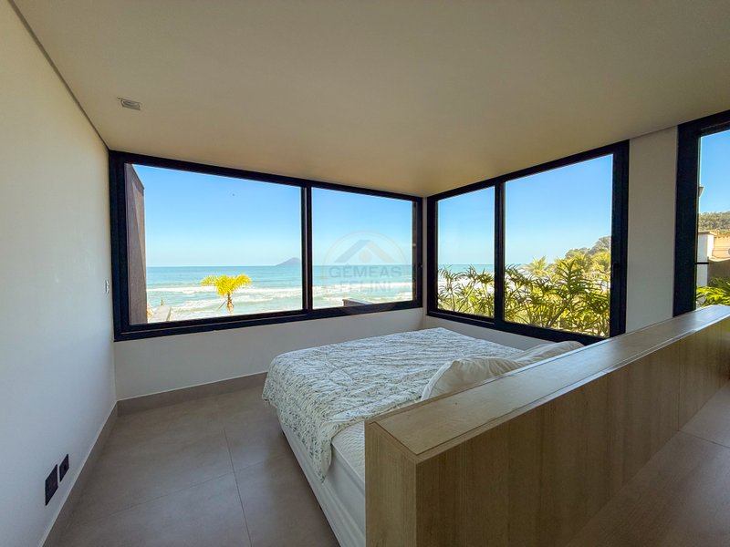 Casa Frente ao Mar na Praia de Juquehy com 4 Suítes - LOCAÇÃO DIÁRIA  São Sebastião - 