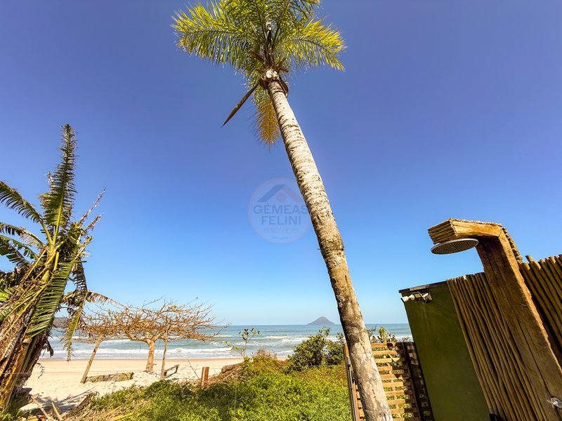 Casa Frente ao Mar na Praia de Juquehy com 4 Suítes - LOCAÇÃO DIÁRIA  São Sebastião - 