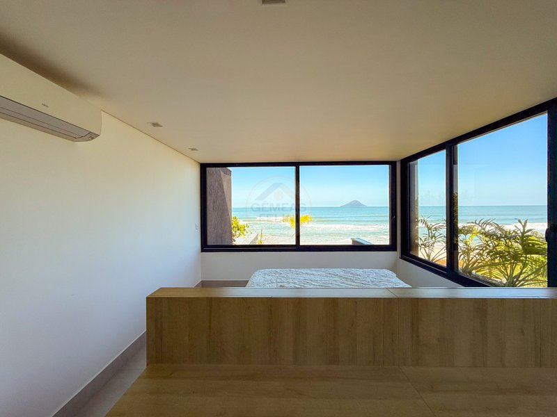 Casa Frente ao Mar na Praia de Juquehy com 4 Suítes - LOCAÇÃO DIÁRIA  São Sebastião - 