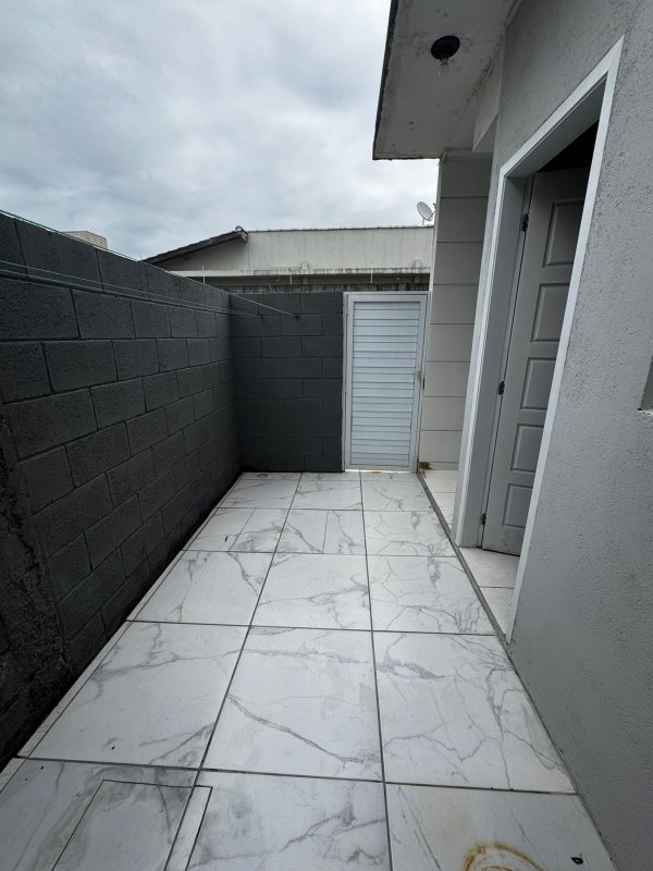 IMOVEL BEM LOCALIZADO - Caraguatatuba - 