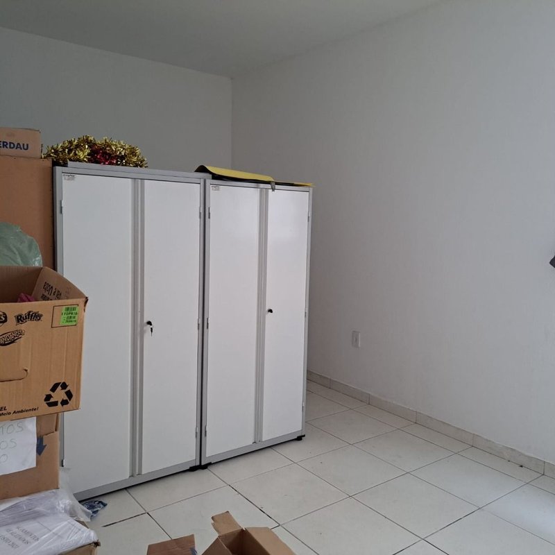 Galpão comercial com mezanino e amplo terreno - Mogi das Cruzes - 
