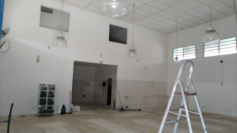 Galpão comercial com mezanino e amplo terreno - Mogi das Cruzes - 